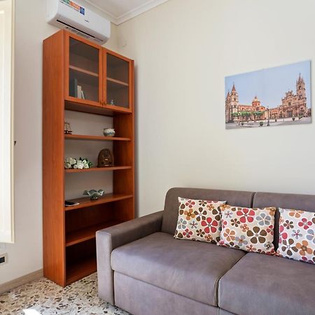 Tra Il Centro E Il Mare Apartment Con Terrazzo Aci Castello Exterior foto